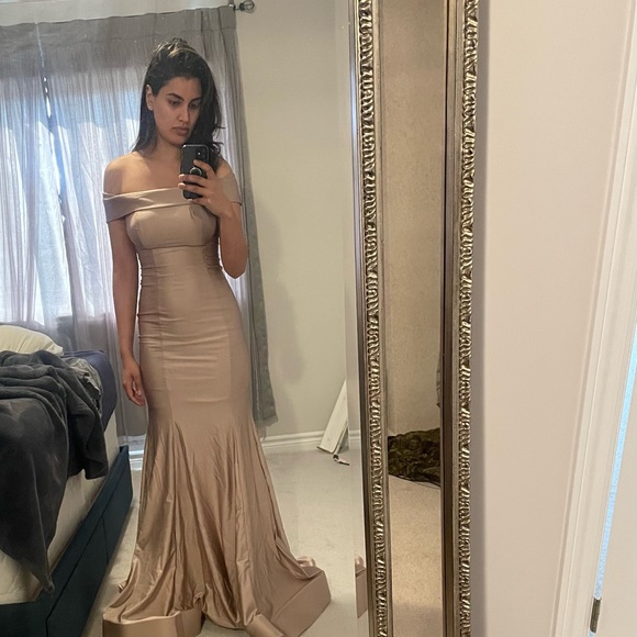 Rose gold formal gown - Picture 4 of 4